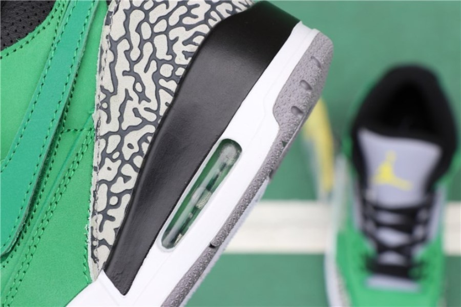 ナイキ エアジョーダン 3 レトロ ティンカー オレゴンダック ジャパン