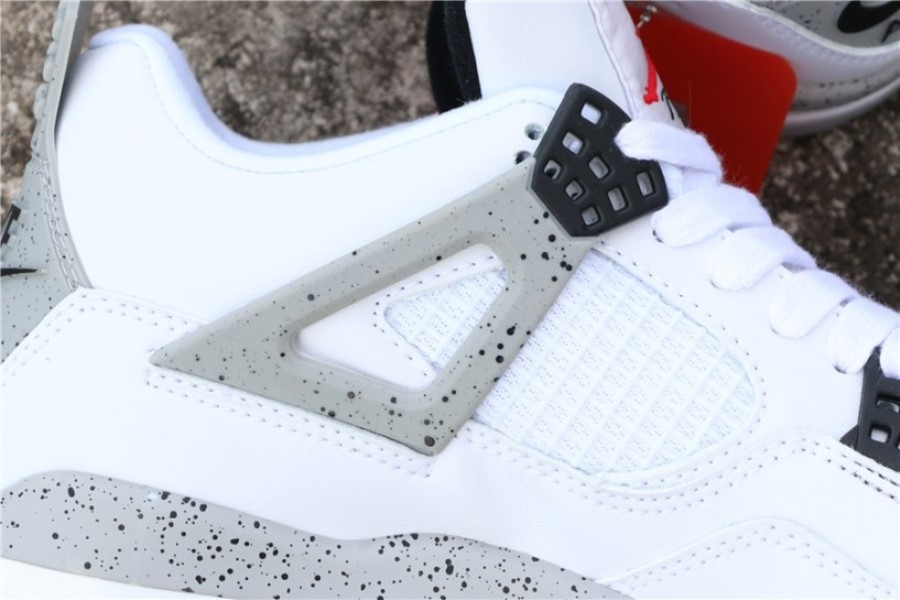 ナイキ エア ジョーダン 4 レトロ OG ホワイト セメント ジャパン