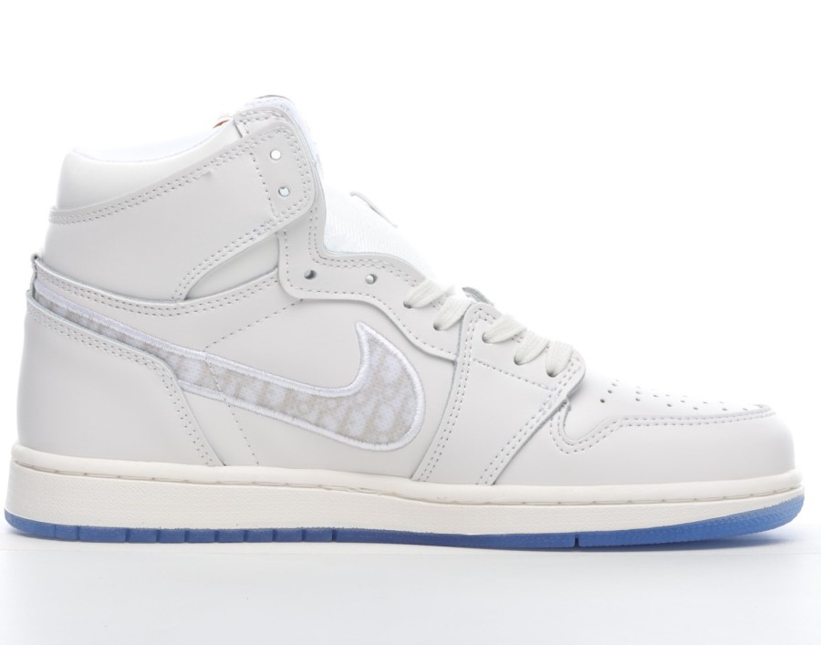 ディオール X ナイキ エア ジョーダン 1 ハイ ホワイト ライトグレー ジャパン