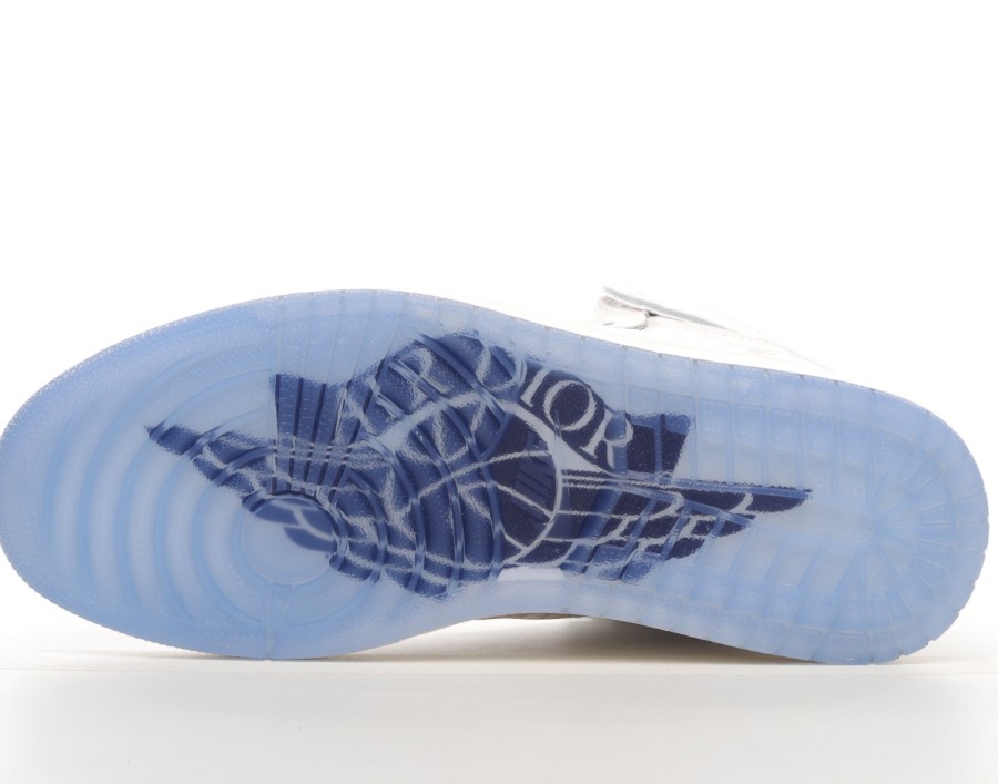 ディオール X ナイキ エア ジョーダン 1 ハイ ホワイト ライトグレー ジャパン