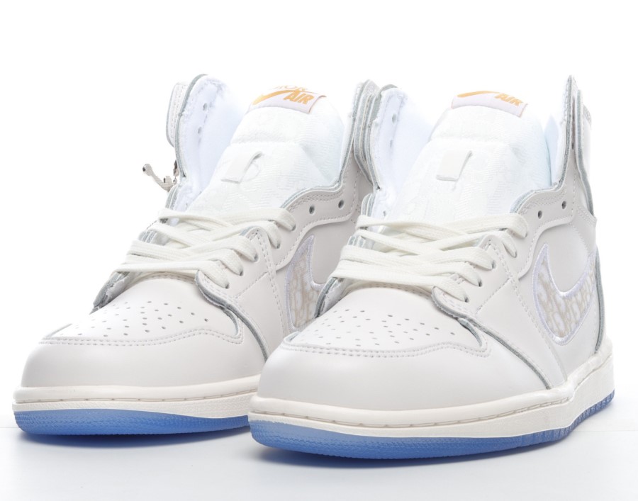 ディオール X ナイキ エア ジョーダン 1 ハイ ホワイト ライトグレー ジャパン