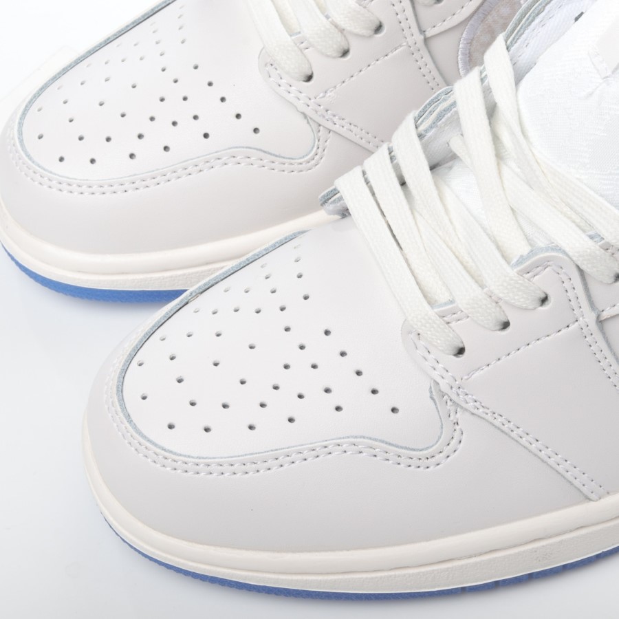 ディオール X ナイキ エア ジョーダン 1 ハイ ホワイト ライトグレー ジャパン