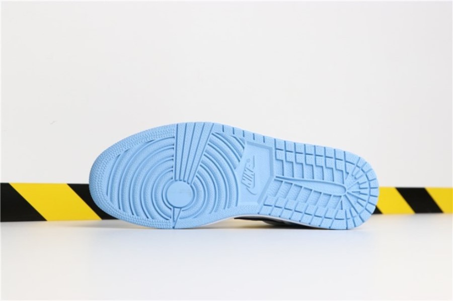 ナイキ エア ジョーダン 1 UNC パテント ユニセックス シューズ ジャパン