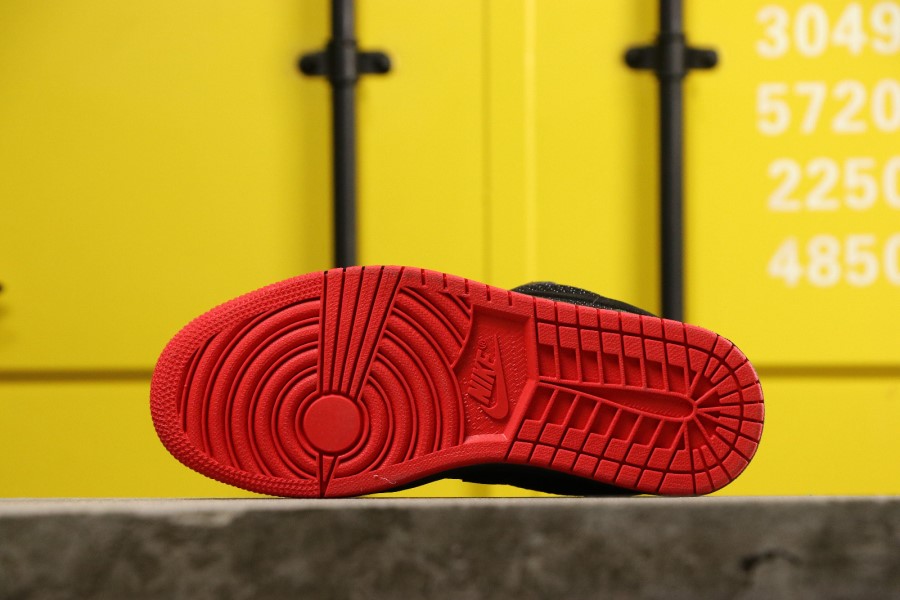 2019 エア ジョーダン 1 Aj1 ロー ブラック レッド 553558 616 バスケットボール シューズ 日本