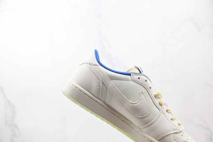 フラグメント デザイン X トラビス スコット X エア ジョーダン 1 レトロ ロー ホワイト ブルー ジャパン