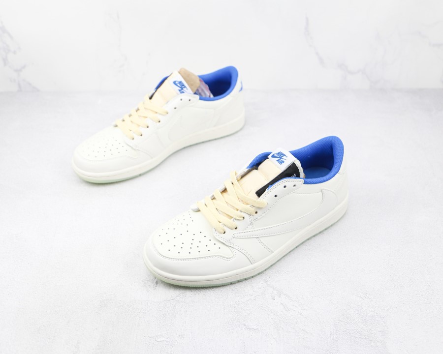 フラグメント デザイン X トラビス スコット X エア ジョーダン 1 レトロ ロー ホワイト ブルー ジャパン