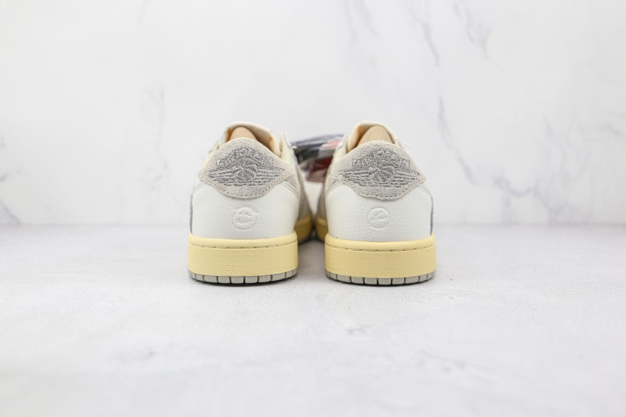 フラグメント X トラビス スコット X エア ジョーダン 1 LOW OG ホワイト グレー ジャパン