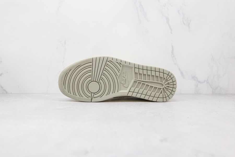 フラグメント X トラビス スコット X エア ジョーダン 1 LOW OG ホワイト グレー ジャパン