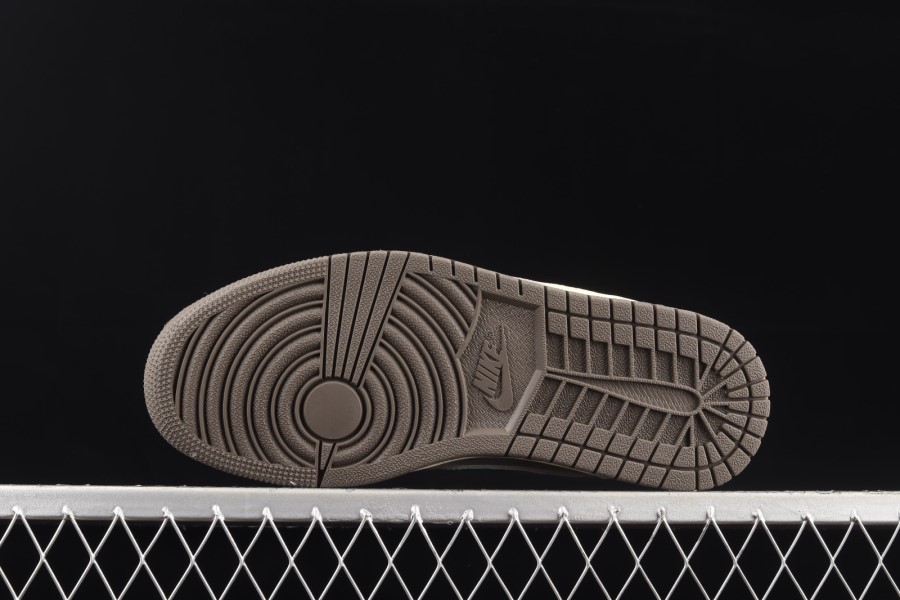 フラグメント X トラビス スコット X エア ジョーダン 1 ロー ホワイト ブラウン レッド ジャパン