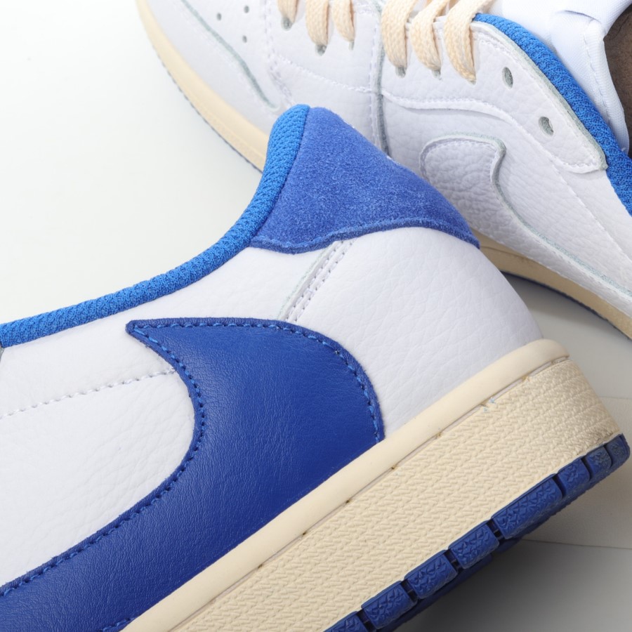 フラグメント X トラビス スコット X エア ジョーダン 1 ロー ホワイト クリーム ロイヤル ブルー ジャパン