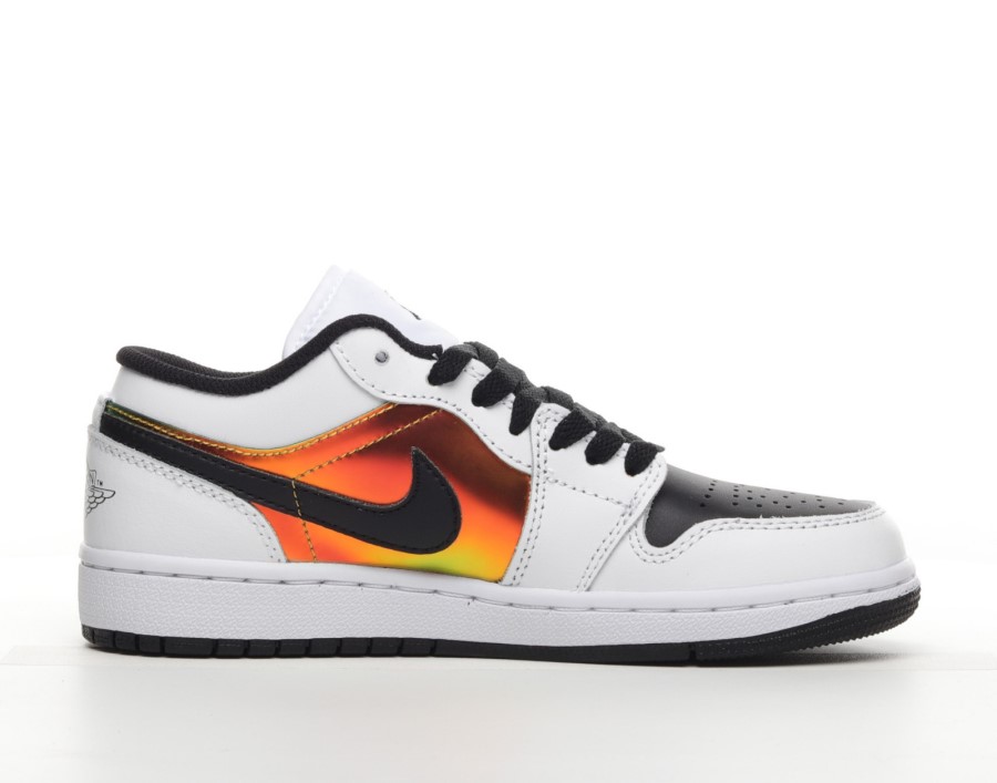 ナイキ エア ジョーダン 1 ロー ホワイト ブラック メタリック ゴールド ジャパン