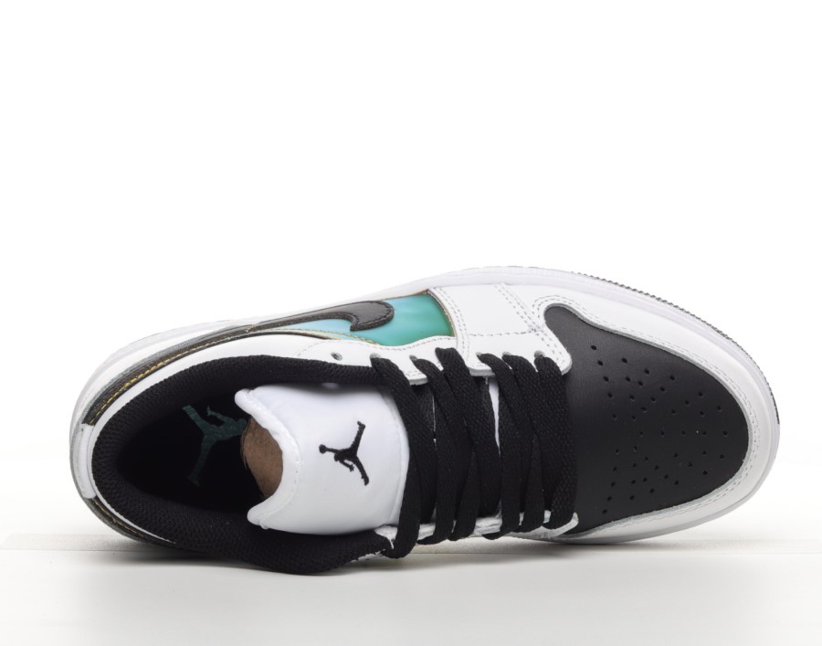 ナイキ エア ジョーダン 1 ロー ホワイト ブラック メタリック ゴールド ジャパン