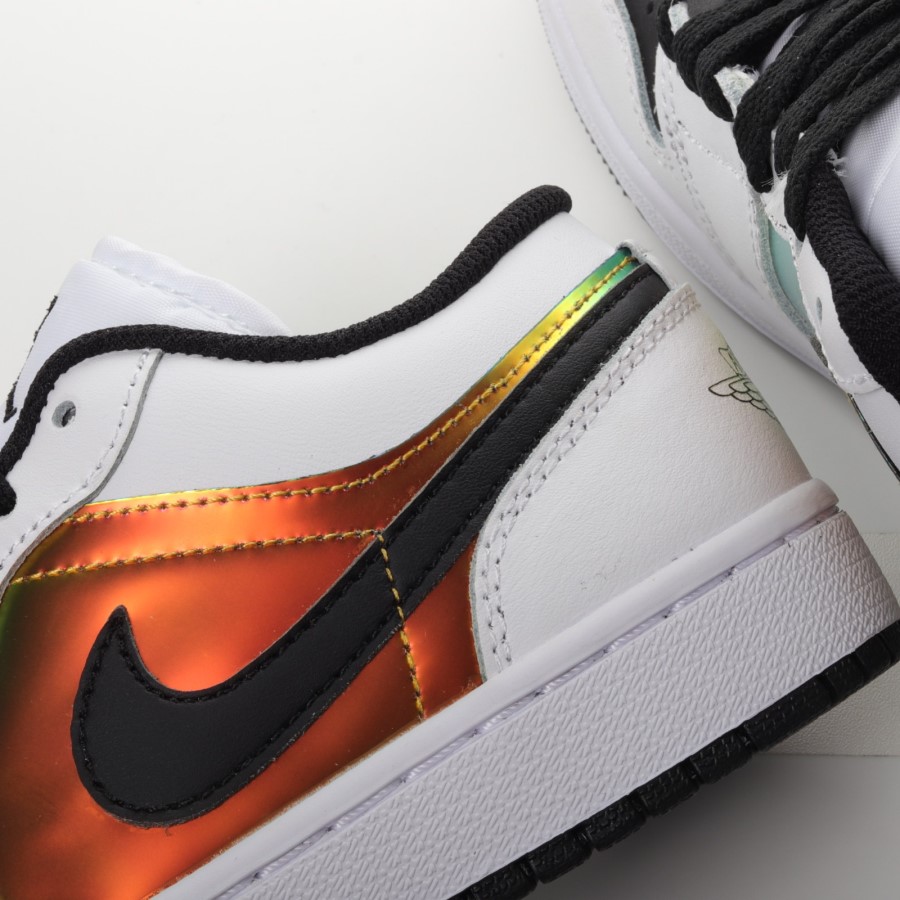 ナイキ エア ジョーダン 1 ロー ホワイト ブラック メタリック ゴールド ジャパン