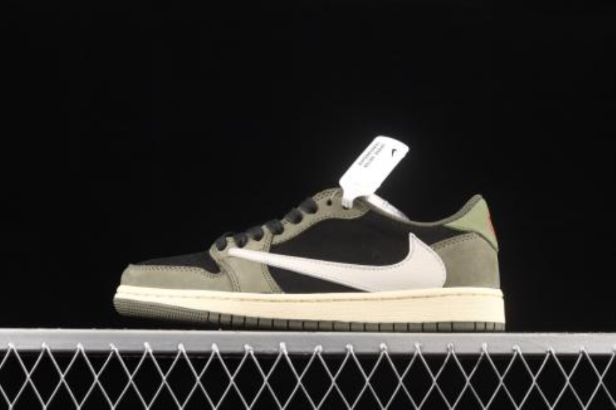 トラビス スコット X エア ジョーダン 1 ロー ダーク グリーン ユニバーシティ レッド ブラック ジャパン