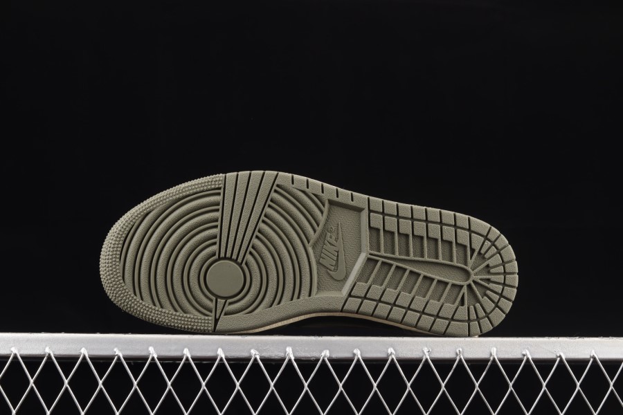 トラビス スコット X エア ジョーダン 1 ロー ダーク グリーン ユニバーシティ レッド ブラック ジャパン