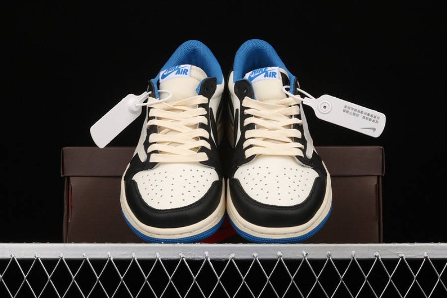 トラビス スコット X フラグメント X エア ジョーダン 1 ロー ミリタリー ブルー ジャパン