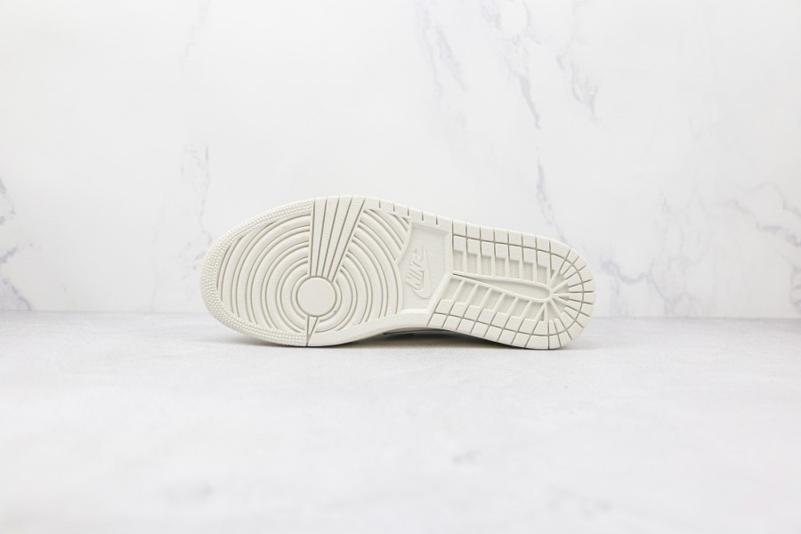 トラビス スコット X フラグメント X エア ジョーダン 1 ロー ホワイト ブルー シューズ ジャパン