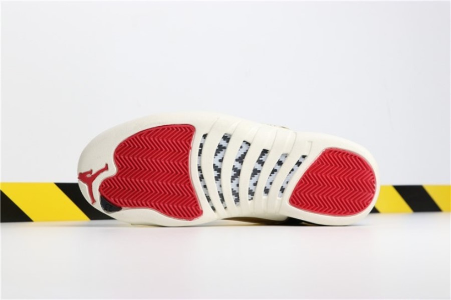 ナイキ エア ジョーダン 12 レトロ 中国旧正月 日本