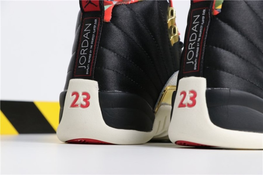 ナイキ エア ジョーダン 12 レトロ 中国旧正月 日本