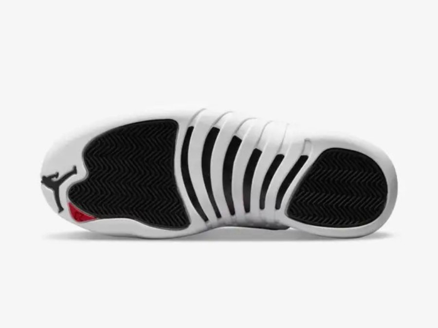 エア ジョーダン 12 プレーオフ 2022 ブラック バーシティ レッド ホワイト ジャパン