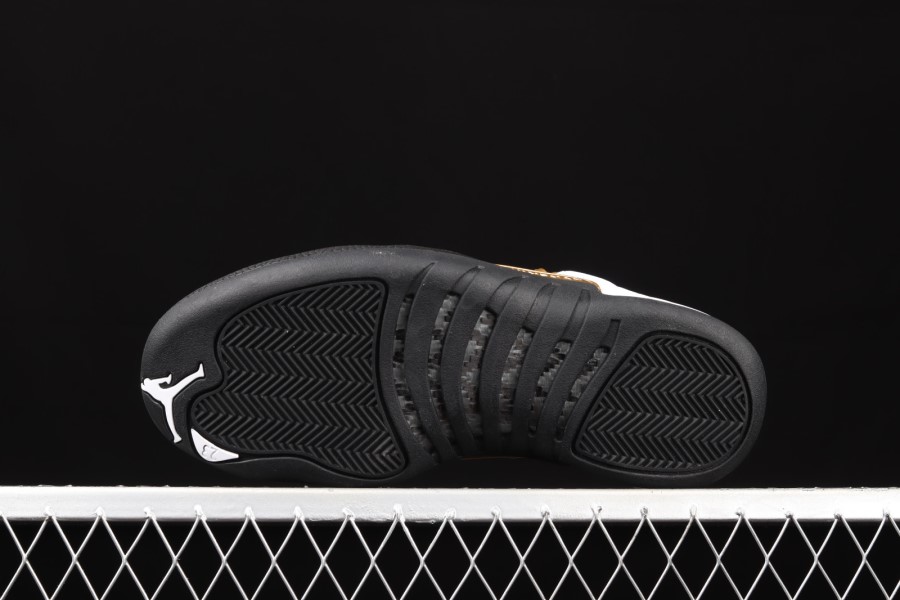 エア ジョーダン 12 レトロ ロイヤリティ ホワイト ブラック メタリック ゴールド ジャパン