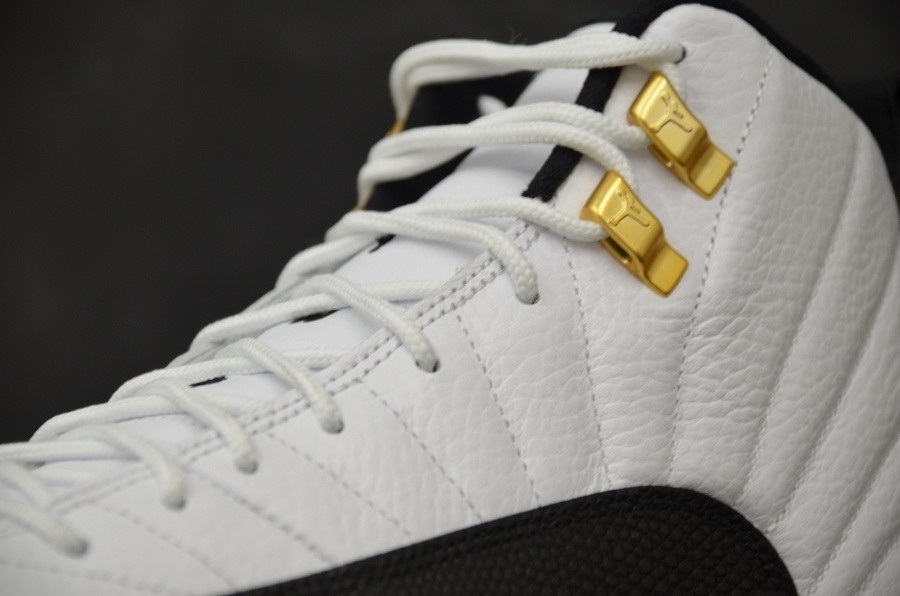 エア ジョーダン 12 タクシー ホワイト ブラック ジャパン