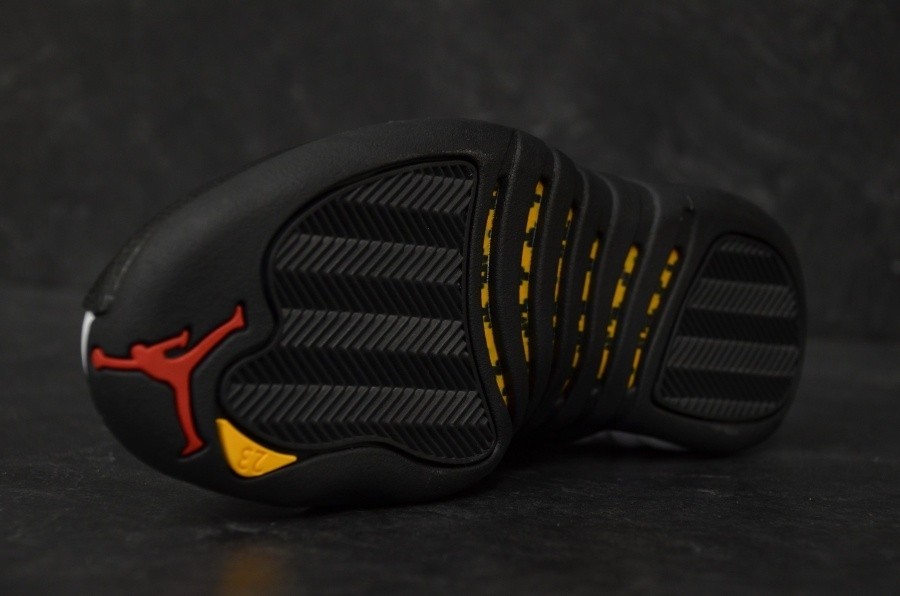 エア ジョーダン 12 タクシー ホワイト ブラック ジャパン