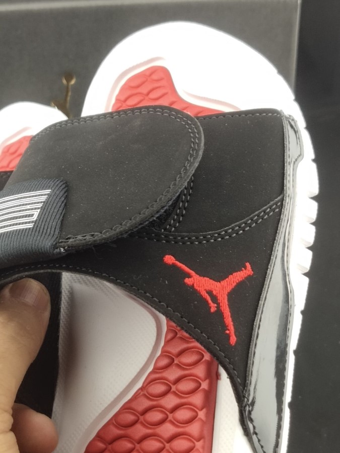 エア ジョーダン ハイドロ 11 レトロ スライド Gs ブレッド ホワイト ブラック バーシティ レッド ジャパン