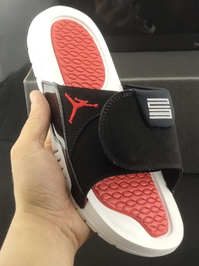 エア ジョーダン ハイドロ 11 レトロ スライド Gs ブレッド ホワイト ブラック バーシティ レッド ジャパン