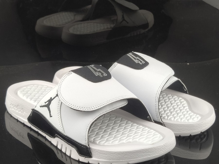 エア ジョーダン ハイドロ 11 レトロ スライド Gs ホワイト ブラック ジャパン