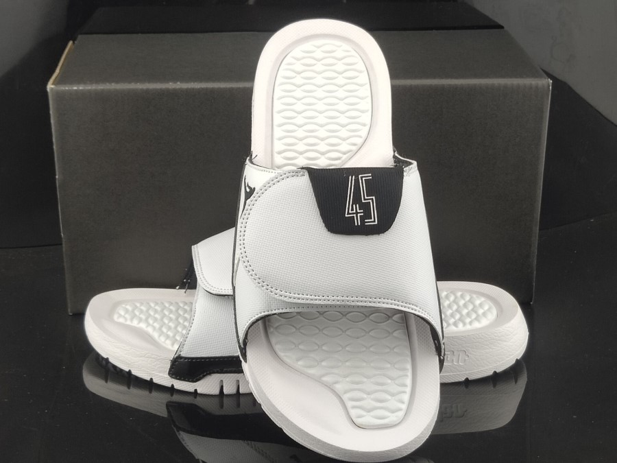 エア ジョーダン ハイドロ 11 レトロ スライド Gs ホワイト ブラック ジャパン