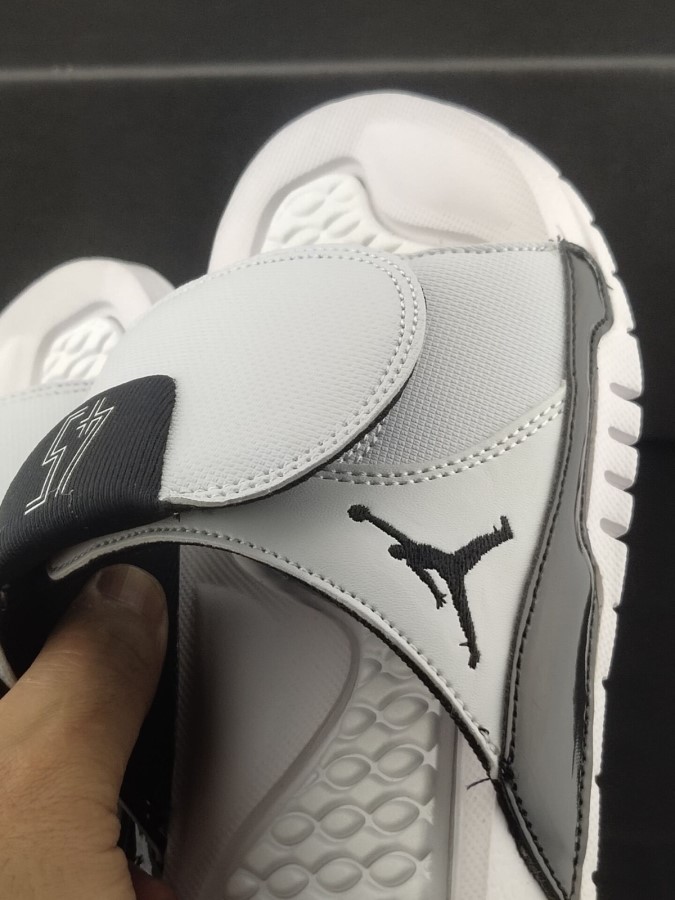 エア ジョーダン ハイドロ 11 レトロ スライド Gs ホワイト ブラック ジャパン