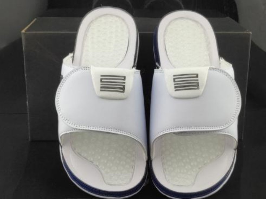 エア ジョーダン ハイドロ 11 レトロ スライド ホワイト ネイビー ブラック ジャパン