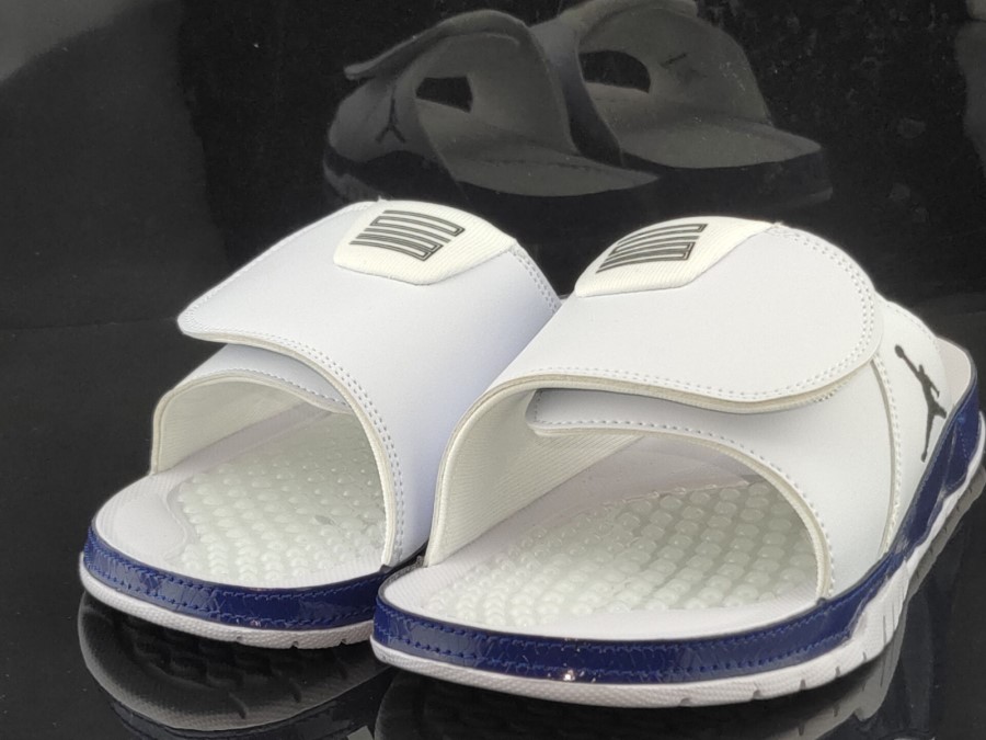 エア ジョーダン ハイドロ 11 レトロ スライド ホワイト ネイビー ブラック ジャパン