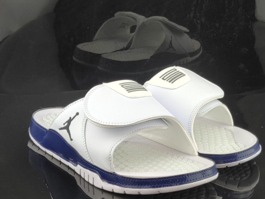 エア ジョーダン ハイドロ 11 レトロ スライド ホワイト ネイビー ブラック ジャパン