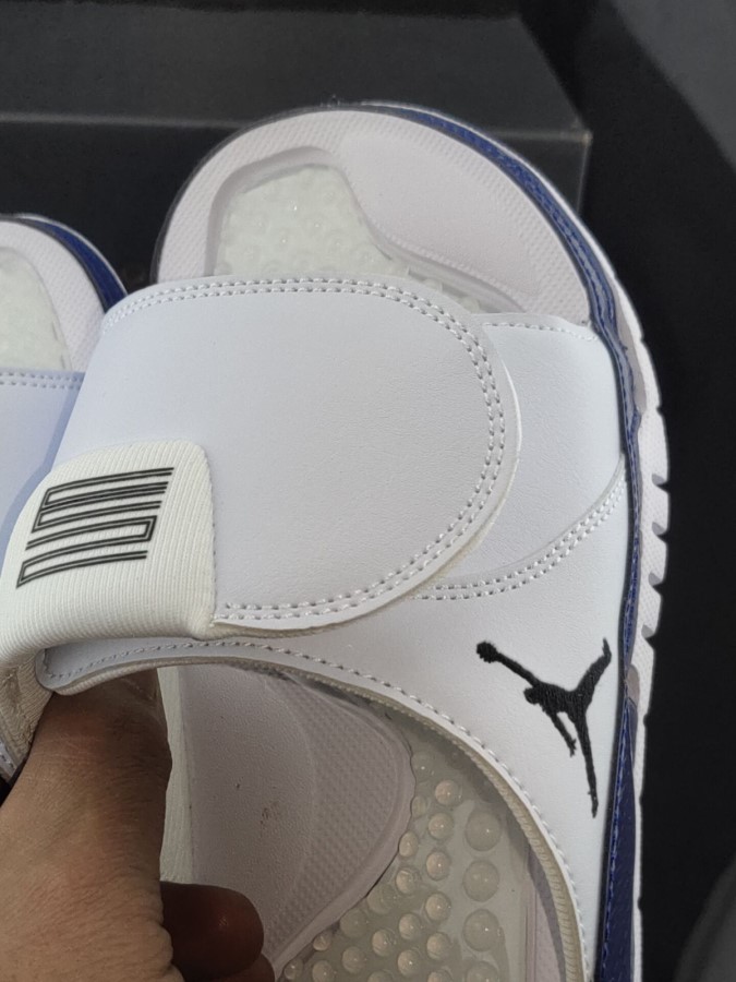 エア ジョーダン ハイドロ 11 レトロ スライド ホワイト ネイビー ブラック ジャパン