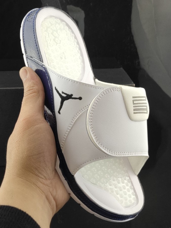 エア ジョーダン ハイドロ 11 レトロ スライド ホワイト ネイビー ブラック ジャパン