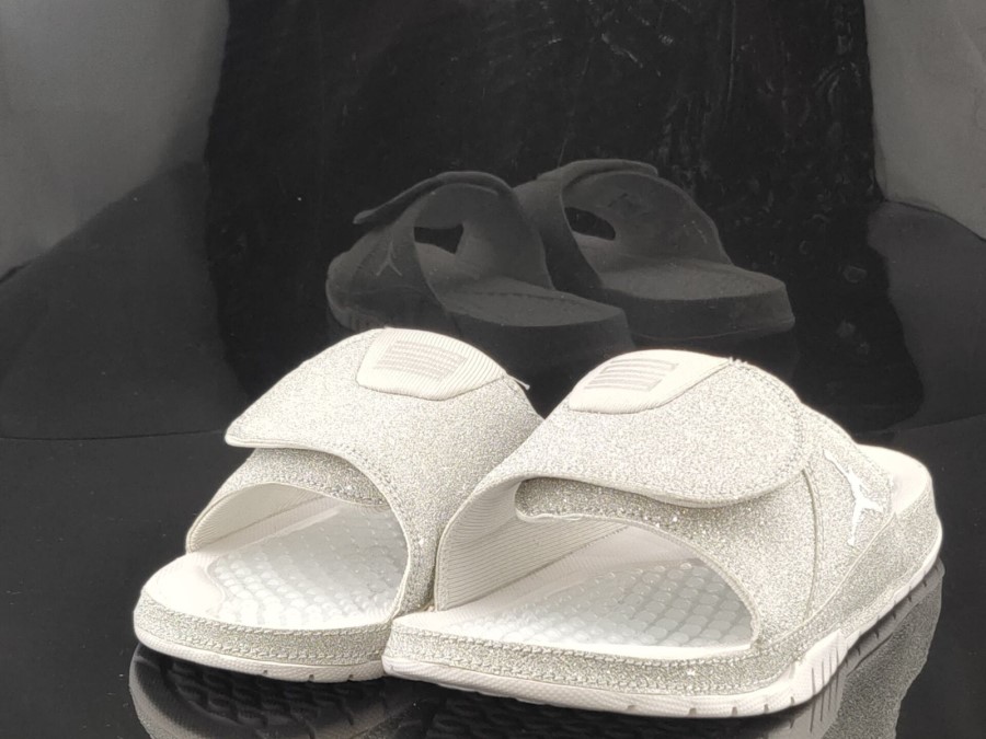 エア ジョーダン ハイドロ 11 レトロ スライド ホワイト シューズ 日本