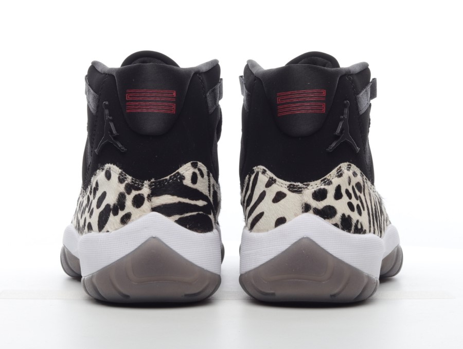 エアジョーダン11アニマルインスティンクトブラックレッドセイルホワイトジャパン