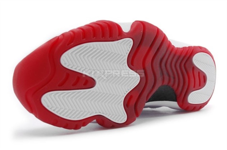 エア ジョーダン 11 ロー ホワイト バーシティ レッド ブラック ジャパン