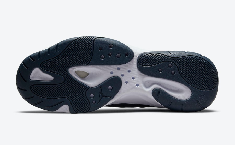 エア ジョーダン 11 Cmft ロー ミシガン ホワイト アーモリー ネイビー ジャパン