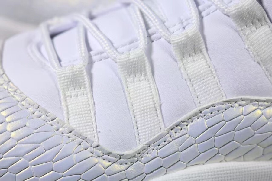 エア ジョーダン 11 LOW GS ホワイト シルバー バスケットボール シューズ 日本