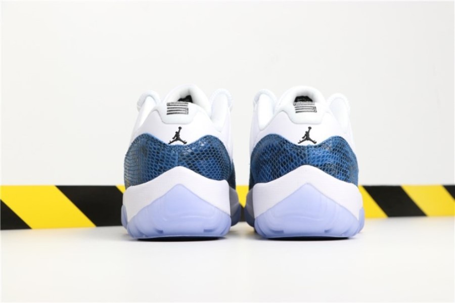 ナイキ エア ジョーダン 11 レトロ ロー ネイビー ブルー スネークスキン ジャパン