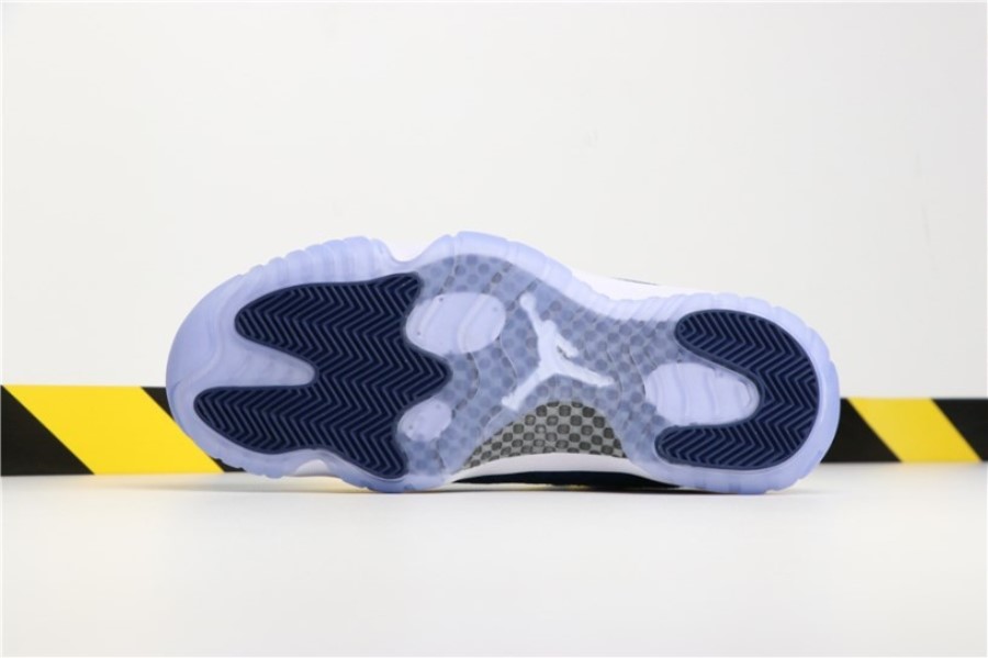 ナイキ エア ジョーダン 11 レトロ ロー ネイビー ブルー スネークスキン ジャパン