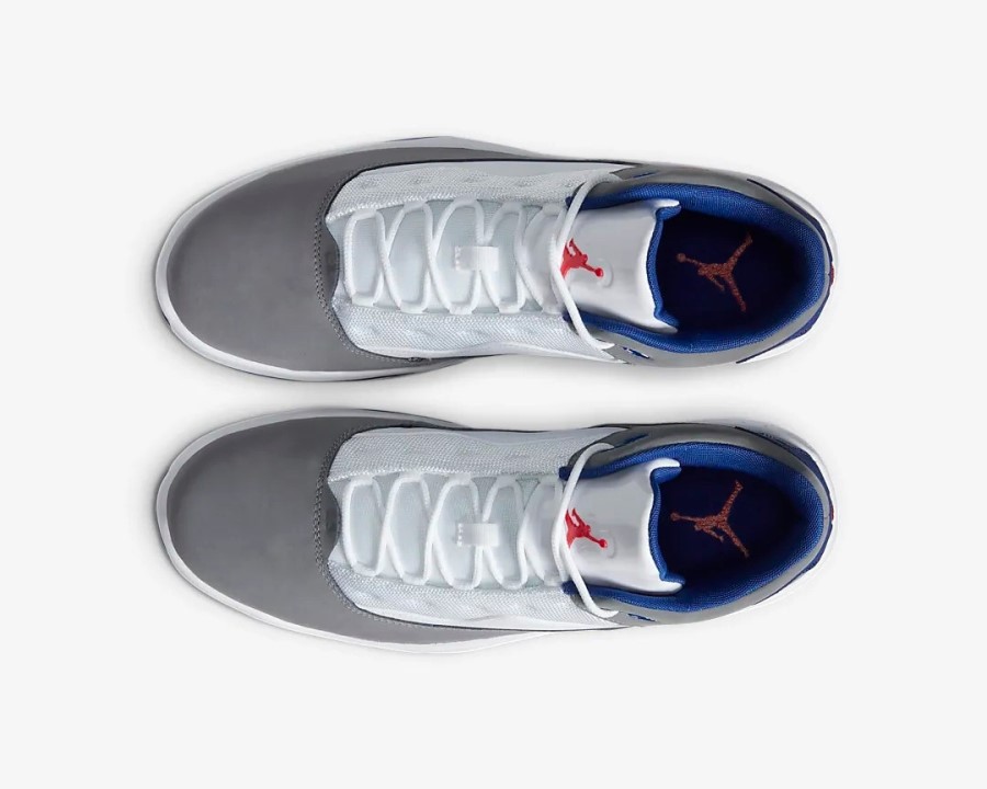 エア ジョーダン マックス オーラ 2 スモーク グレー ホワイト ディープ ロイヤル ブルー トラック レッド ジャパン