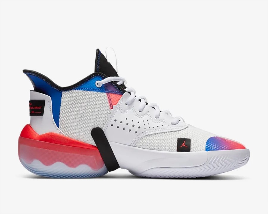 エア ジョーダン リアクト エレベーション ホワイト ブラック 赤外線 ハイパー ロイヤル ジャパン