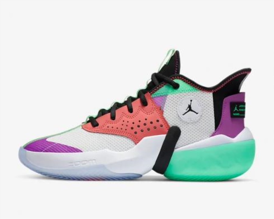 エア ジョーダン リアクト エレベーション ホワイト ハイパー バイオレット フラッシュ クリムゾン ブラック ジャパン