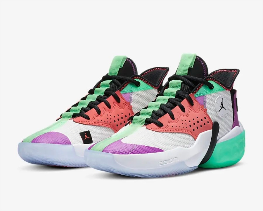 エア ジョーダン リアクト エレベーション ホワイト ハイパー バイオレット フラッシュ クリムゾン ブラック ジャパン