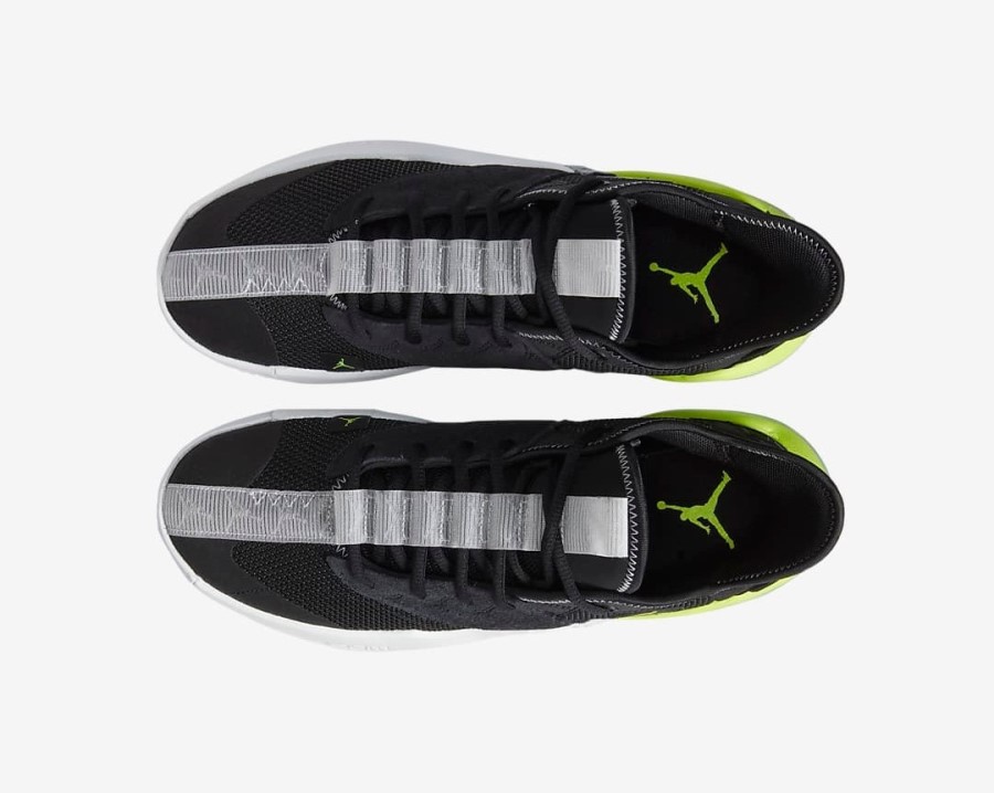 エア ジョーダン リアクト エレベーション ホワイト ライト スモーク ブラック マルチ ジャパン