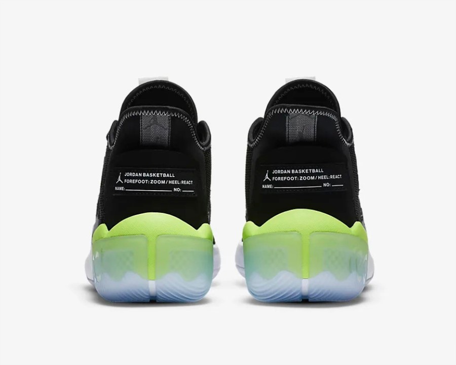 エア ジョーダン リアクト エレベーション ホワイト ライト スモーク ブラック マルチ ジャパン